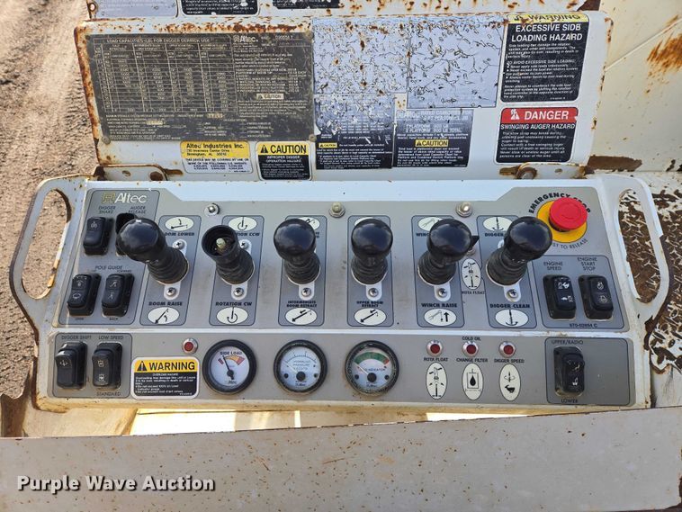 image for item EB1337 Altec D3055ATR digger derrick truck bed