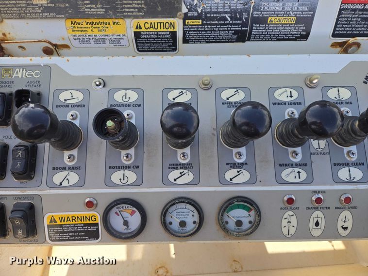 image for item EB1337 Altec D3055ATR digger derrick truck bed