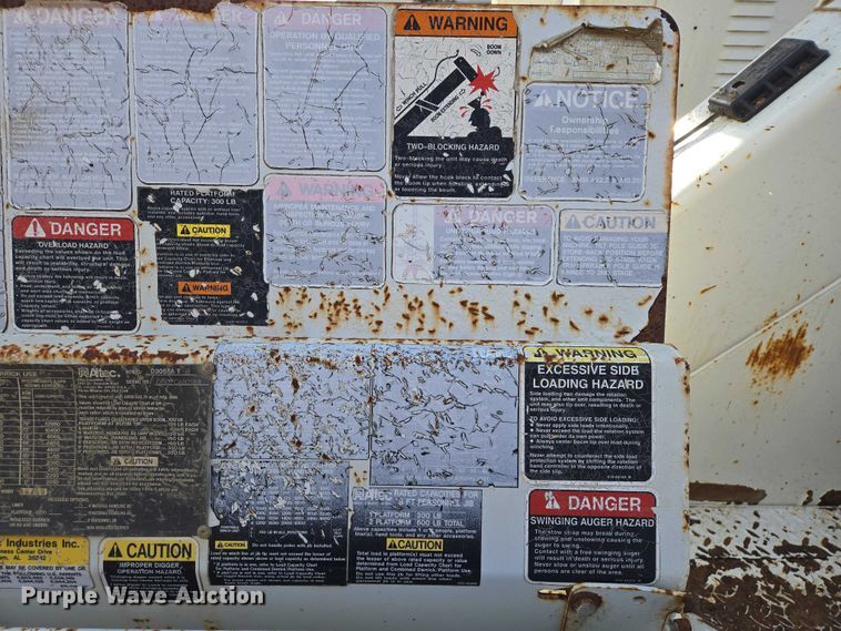 image for item EB1337 Altec D3055ATR digger derrick truck bed