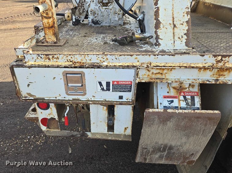 image for item EB1337 Altec D3055ATR digger derrick truck bed