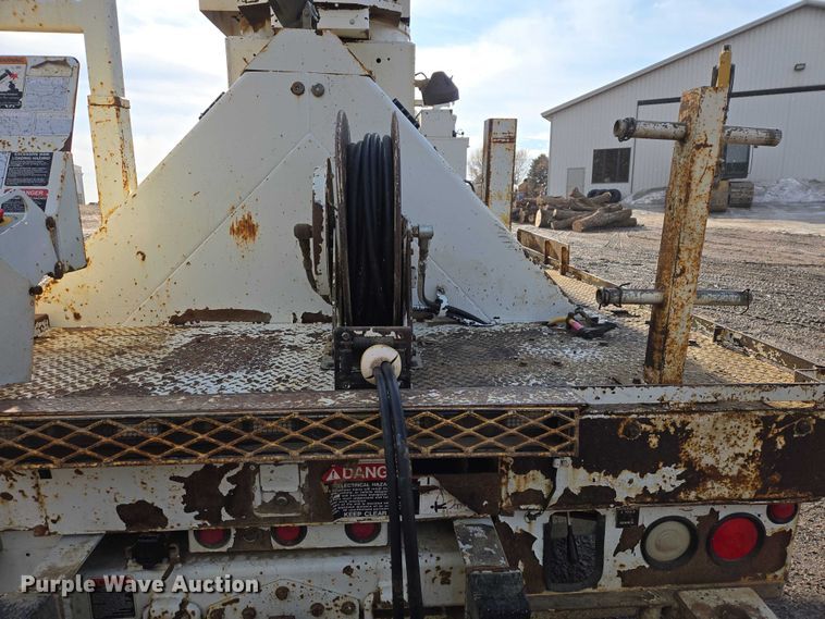 image for item EB1337 Altec D3055ATR digger derrick truck bed