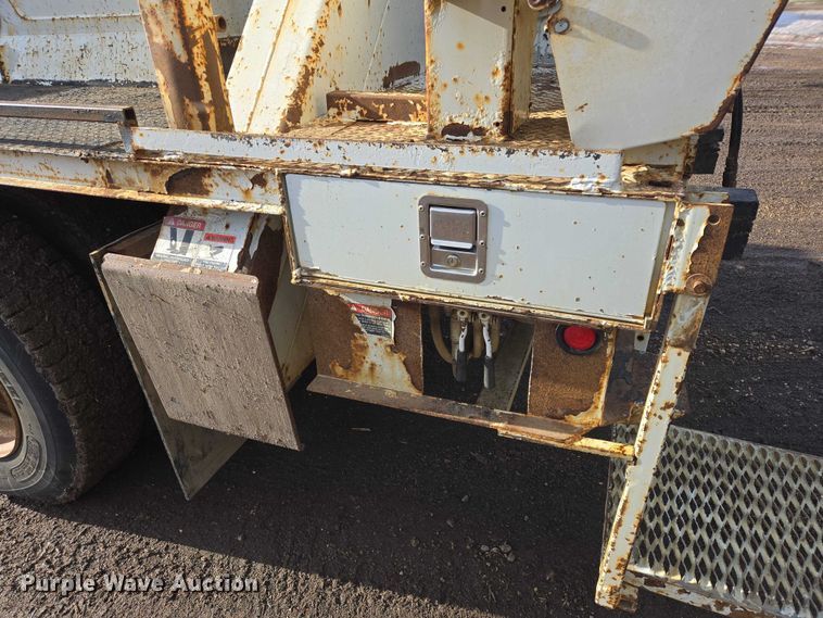 image for item EB1337 Altec D3055ATR digger derrick truck bed