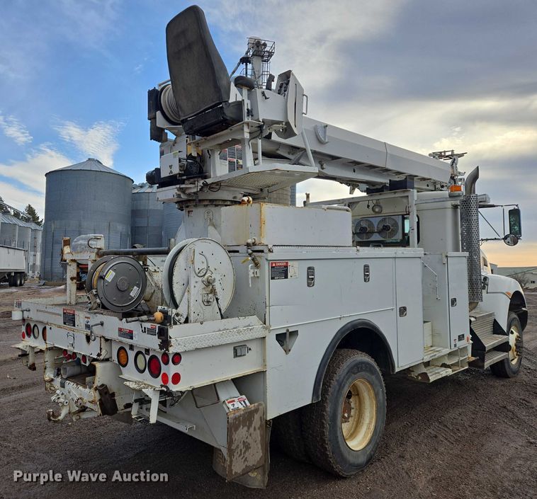 image for item EB1338 Altec DM47TR digger derrick truck bed