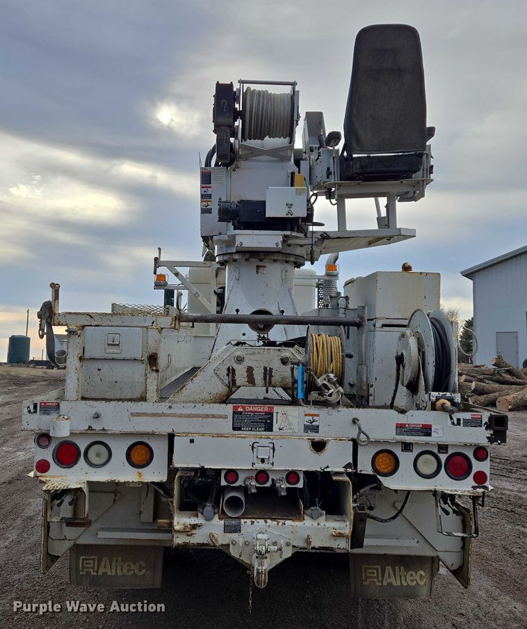 image for item EB1338 Altec DM47TR digger derrick truck bed