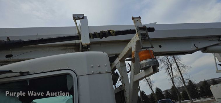 image for item EB1338 Altec DM47TR digger derrick truck bed