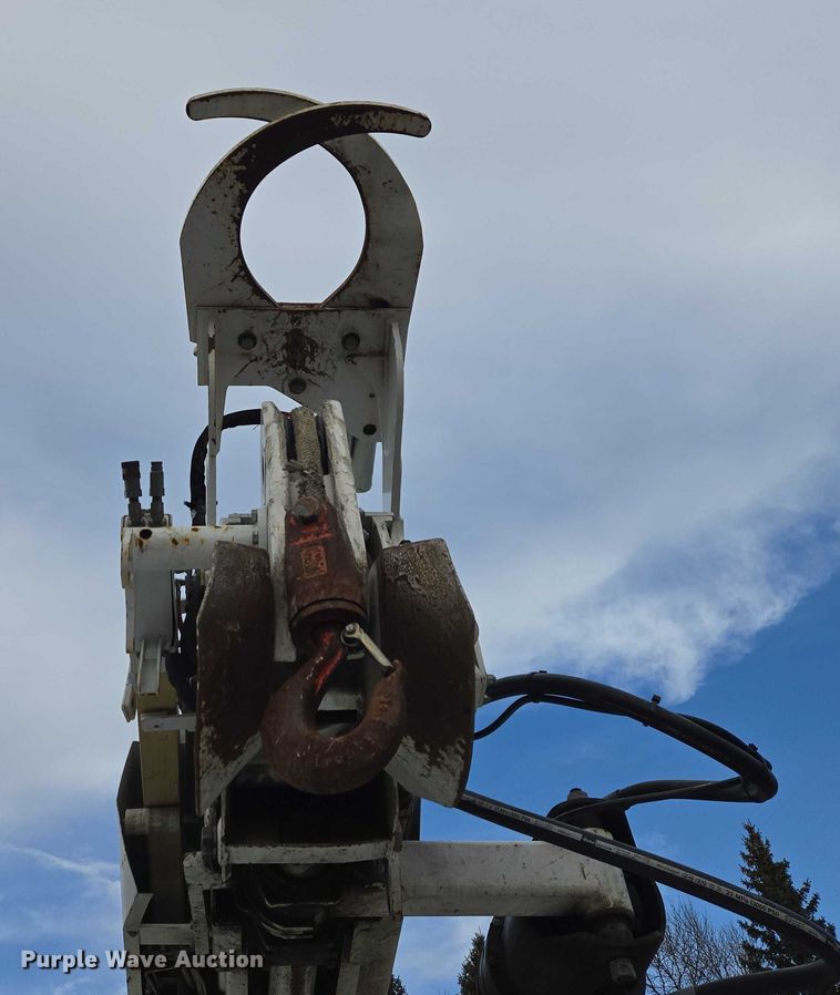 image for item EB1338 Altec DM47TR digger derrick truck bed