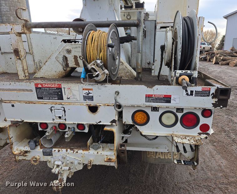 image for item EB1338 Altec DM47TR digger derrick truck bed