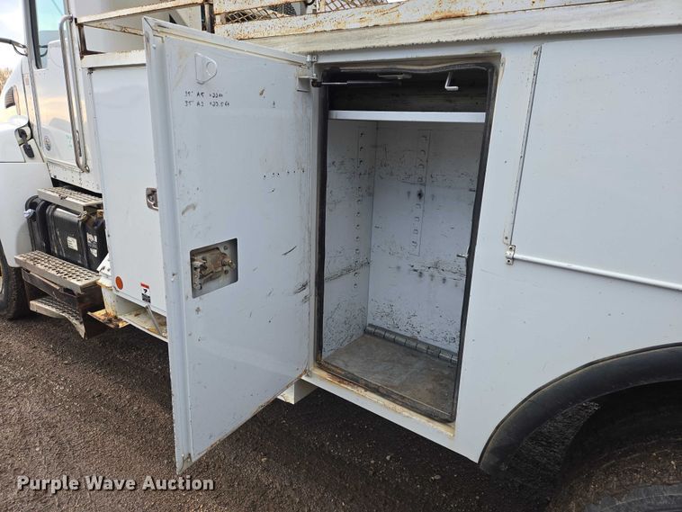 image for item EB1338 Altec DM47TR digger derrick truck bed