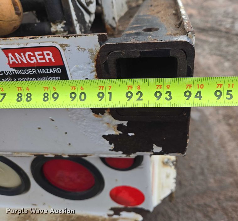 image for item EB1338 Altec DM47TR digger derrick truck bed