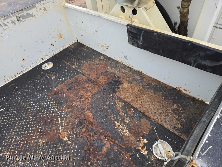 image for item EB1338 Altec DM47TR digger derrick truck bed