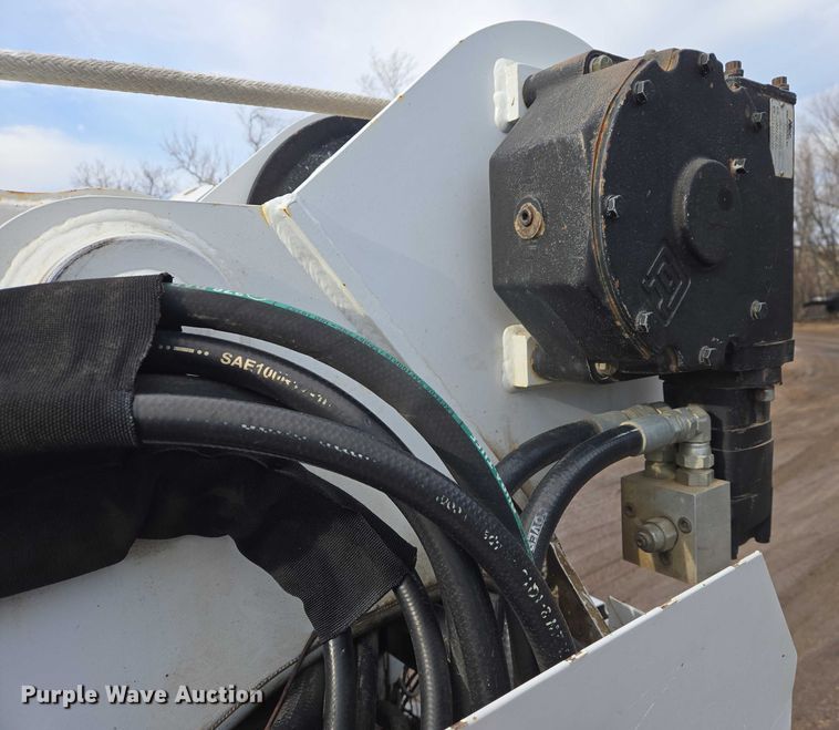 image for item EB1338 Altec DM47TR digger derrick truck bed