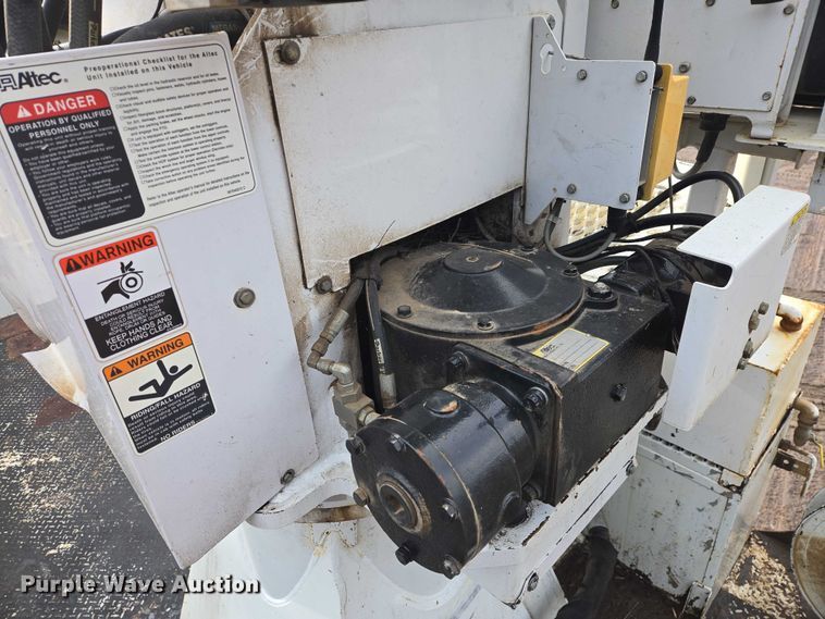 image for item EB1338 Altec DM47TR digger derrick truck bed