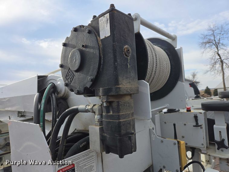 image for item EB1338 Altec DM47TR digger derrick truck bed