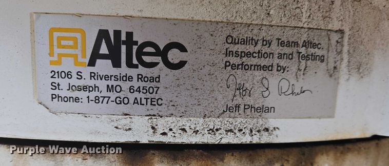 image for item EB1338 Altec DM47TR digger derrick truck bed