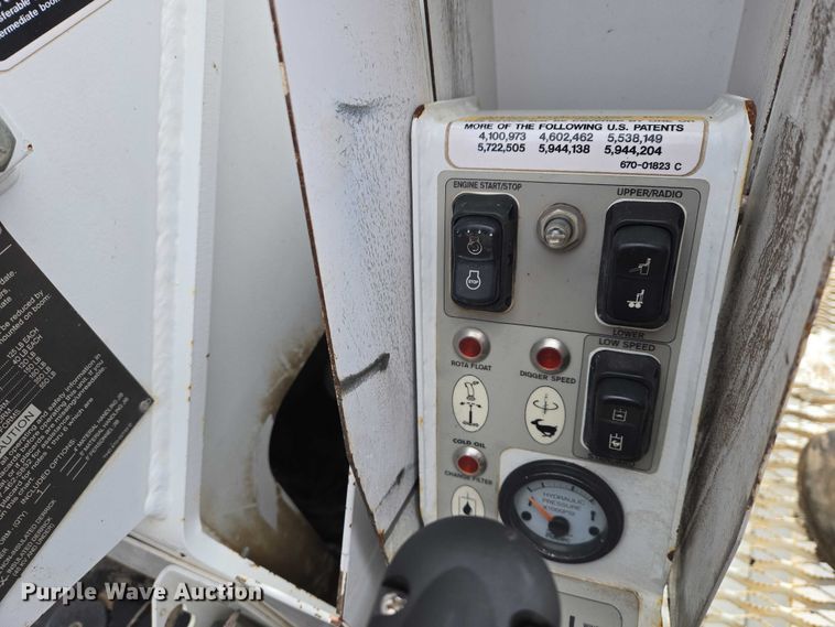 image for item EB1338 Altec DM47TR digger derrick truck bed