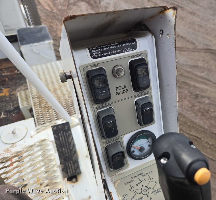 image for item EB1338 Altec DM47TR digger derrick truck bed