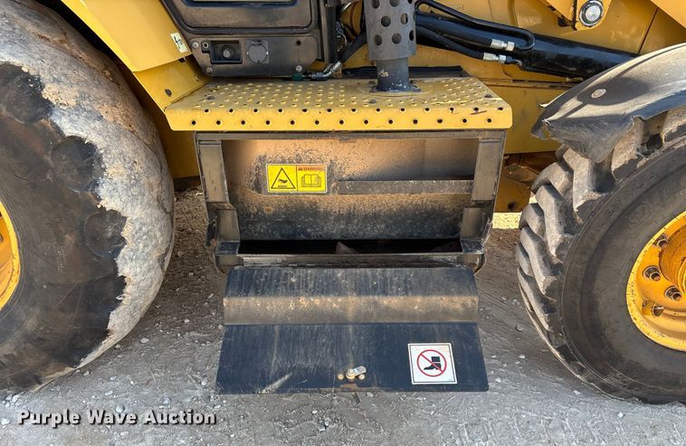 image for item ED2450 2015 Caterpillar 420F2 IT backhoe