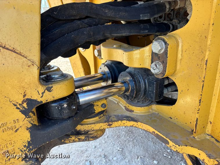 image for item ED2450 2015 Caterpillar 420F2 IT backhoe