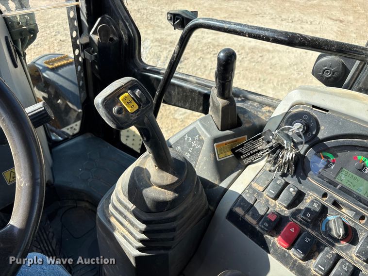 image for item ED2450 2015 Caterpillar 420F2 IT backhoe