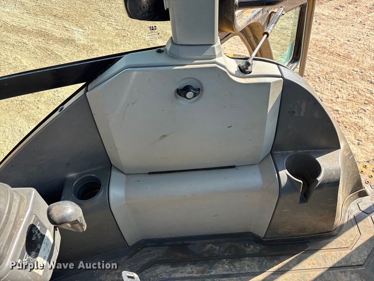 image for item ED2450 2015 Caterpillar 420F2 IT backhoe