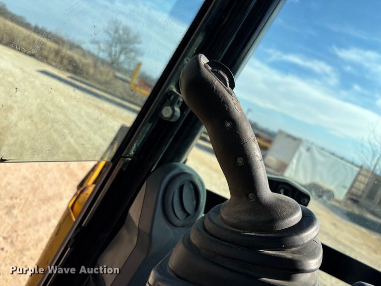 image for item ED2450 2015 Caterpillar 420F2 IT backhoe