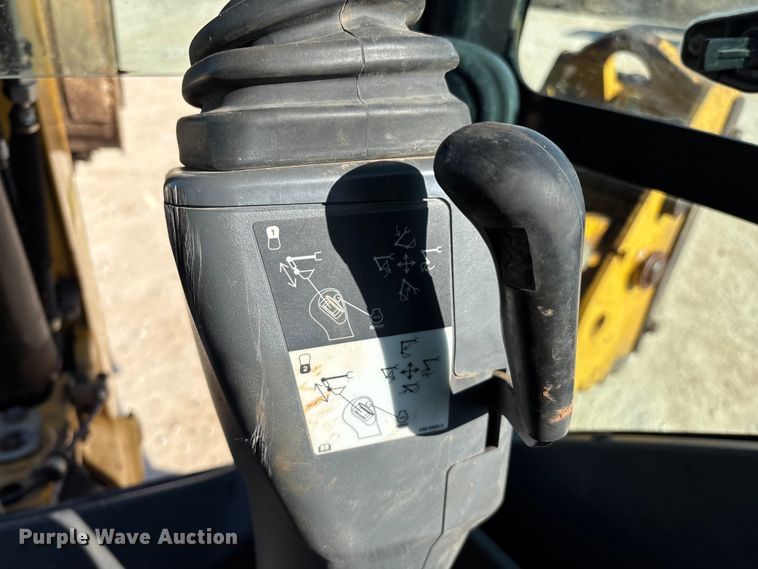 image for item ED2450 2015 Caterpillar 420F2 IT backhoe