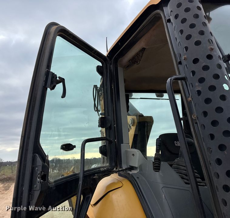 image for item ED2450 2015 Caterpillar 420F2 IT backhoe