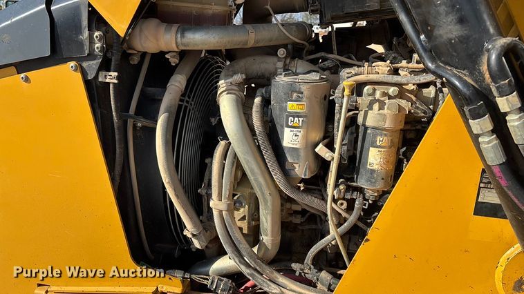 image for item ED2450 2015 Caterpillar 420F2 IT backhoe