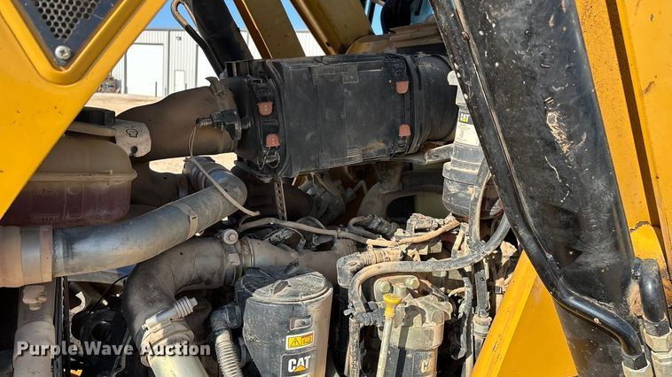 image for item ED2450 2015 Caterpillar 420F2 IT backhoe