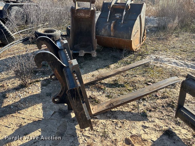 image for item ED2450 2015 Caterpillar 420F2 IT backhoe