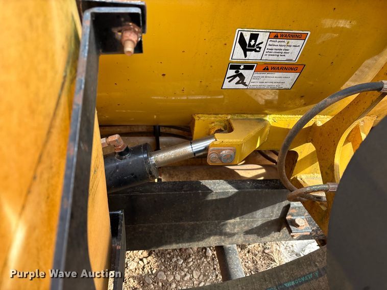 image for item ED2451 2011 Vermeer V500LE-HD vacuum excavator