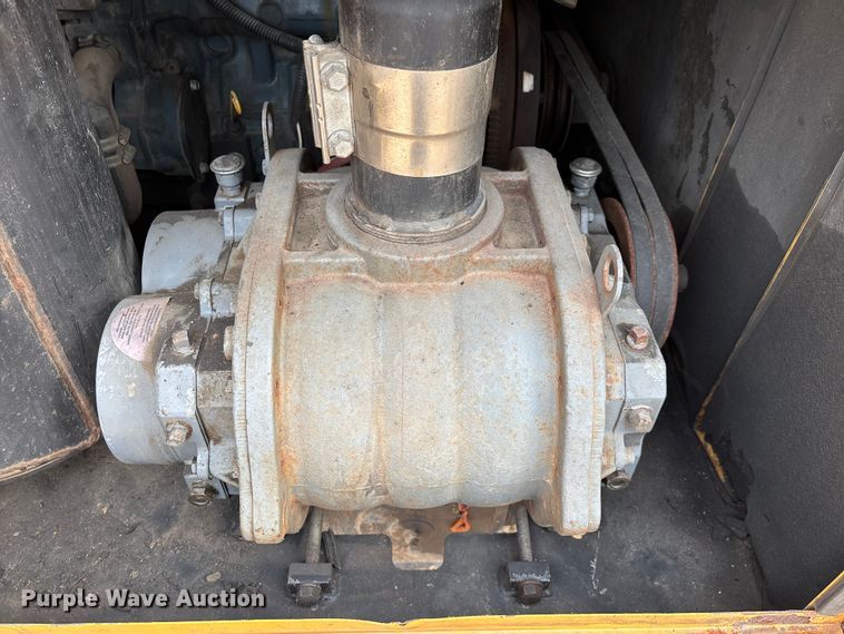 image for item ED2451 2011 Vermeer V500LE-HD vacuum excavator