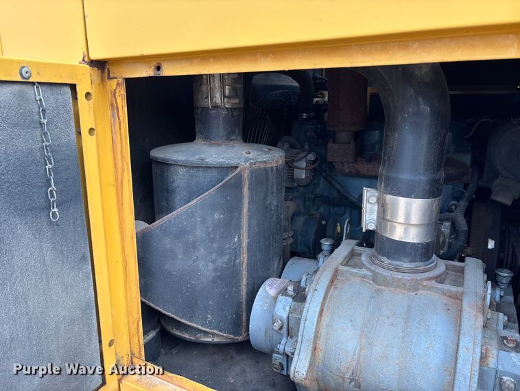 image for item ED2451 2011 Vermeer V500LE-HD vacuum excavator