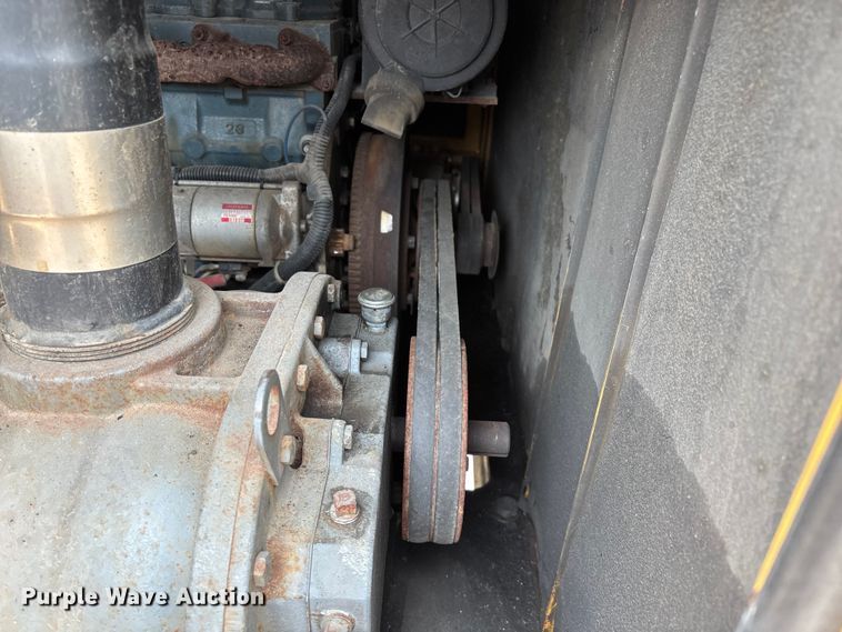 image for item ED2451 2011 Vermeer V500LE-HD vacuum excavator