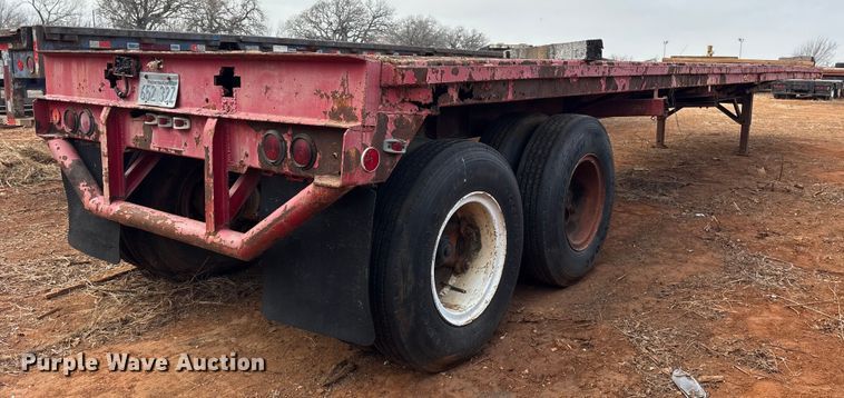 image for item EE0088 1980 Nabors flatbed trailer
