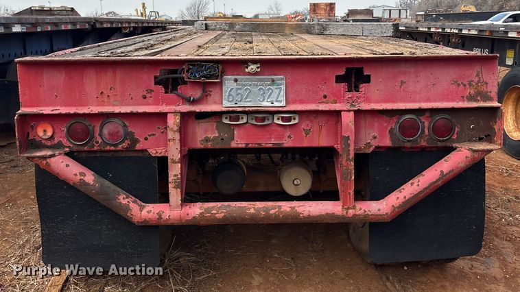 image for item EE0088 1980 Nabors flatbed trailer