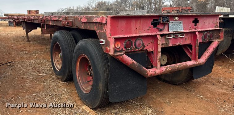 image for item EE0088 1980 Nabors flatbed trailer