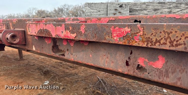 image for item EE0088 1980 Nabors flatbed trailer