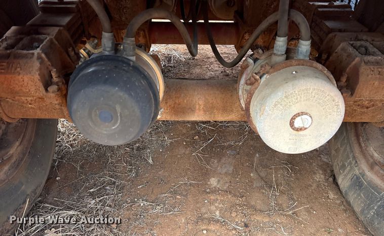 image for item EE0088 1980 Nabors flatbed trailer