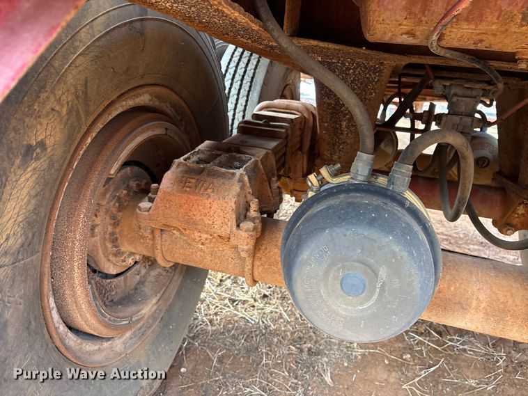 image for item EE0088 1980 Nabors flatbed trailer