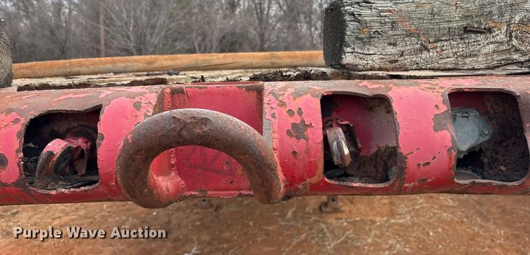 image for item EE0088 1980 Nabors flatbed trailer