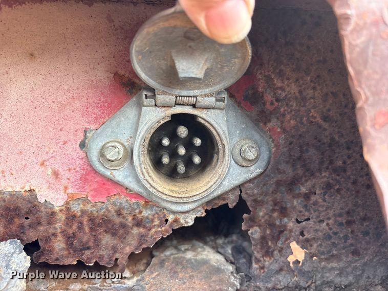 image for item EE0088 1980 Nabors flatbed trailer