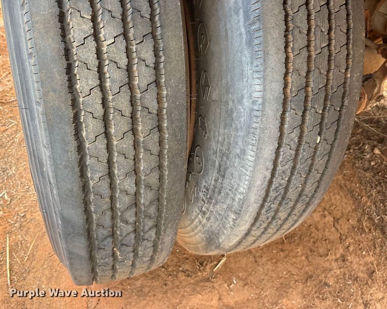 image for item EE0088 1980 Nabors flatbed trailer