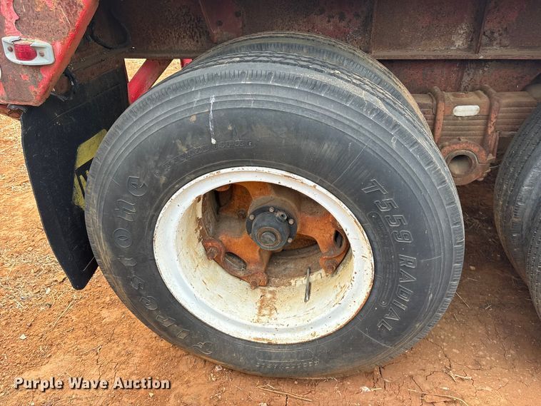 image for item EE0088 1980 Nabors flatbed trailer