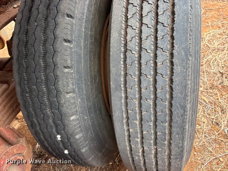 image for item EE0088 1980 Nabors flatbed trailer