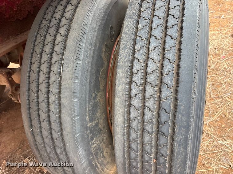 image for item EE0088 1980 Nabors flatbed trailer