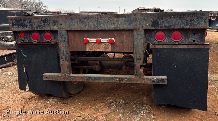 image for item EE0090 1977 Hyster HDF-50C-T1 flatbed trailer