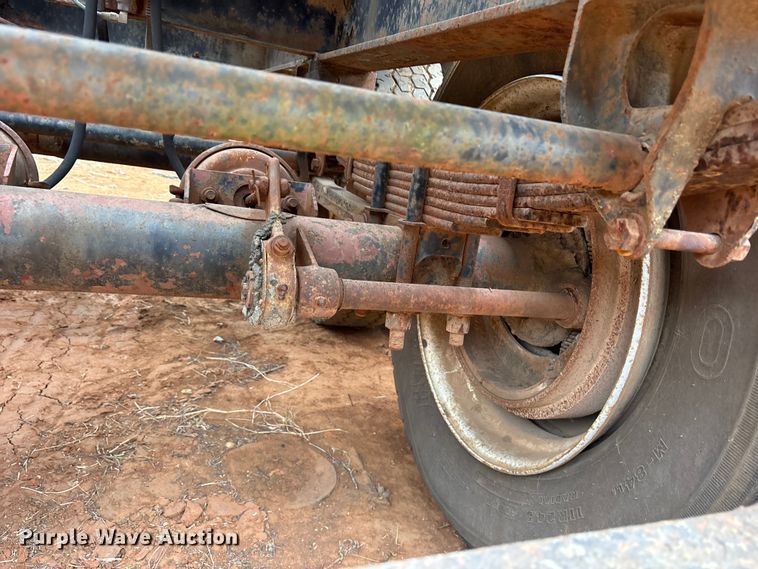 image for item EE0090 1977 Hyster HDF-50C-T1 flatbed trailer