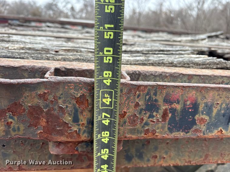 image for item EE0090 1977 Hyster HDF-50C-T1 flatbed trailer