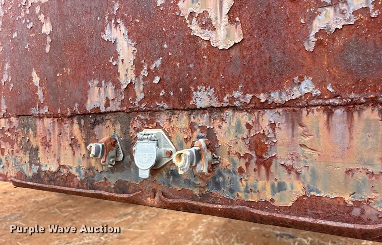 image for item EE0090 1977 Hyster HDF-50C-T1 flatbed trailer